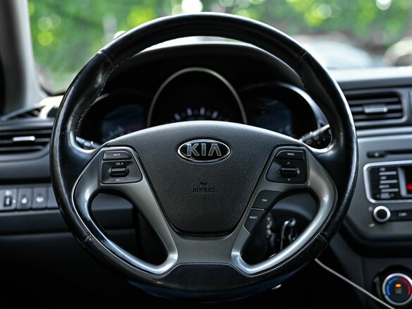 2016 Kia Rio III Рестайлинг, красный - вид 5