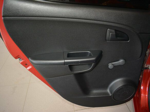 2015 Kia Venga 5-speed I Рестайлинг, красный, 895000 рублей - вид 12