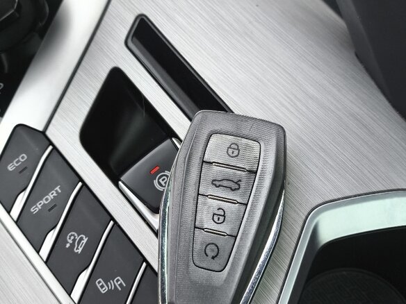 2022 Geely Coolray I, серый, 2000000 рублей - вид 17