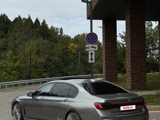 2021 BMW 7 серии Long 740Li xDrive VI (G11/G12) Рестайлинг, серый, 5500000 рублей, вид 4