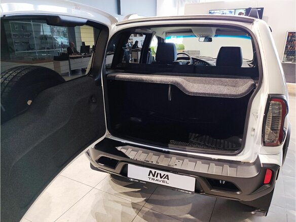 2026 Lada (ВАЗ) Niva Travel I Рестайлинг, белый, 1399900 рублей - вид 9