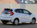 2020 Honda Fit III Рестайлинг, белый, 1055000 рублей - вид 10