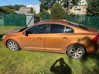 2011 Volvo S60 II, оранжевый, 600000 рублей, вид 4