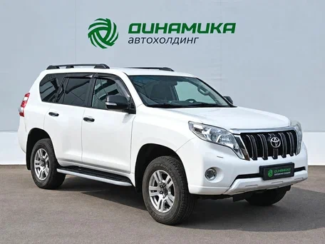 2017 Toyota Land Cruiser Prado 150 Series Рестайлинг 1, белый, 2350000 рублей, вид 3