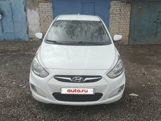 2011 Hyundai Solaris I, белый, 650000 рублей, вид 1