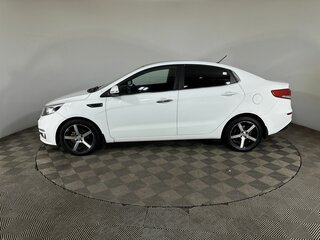 2016 Kia Rio III Рестайлинг, белый, 830000 рублей, вид 5