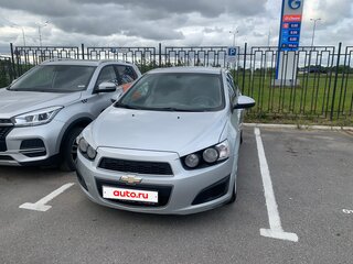 2013 Chevrolet Aveo II, серебристый, 505000 рублей, вид 2