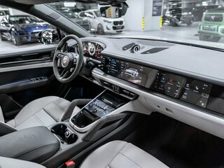 2026 Porsche Cayenne GTS Coupé III Рестайлинг, серый, 23900000 рублей, вид 3
