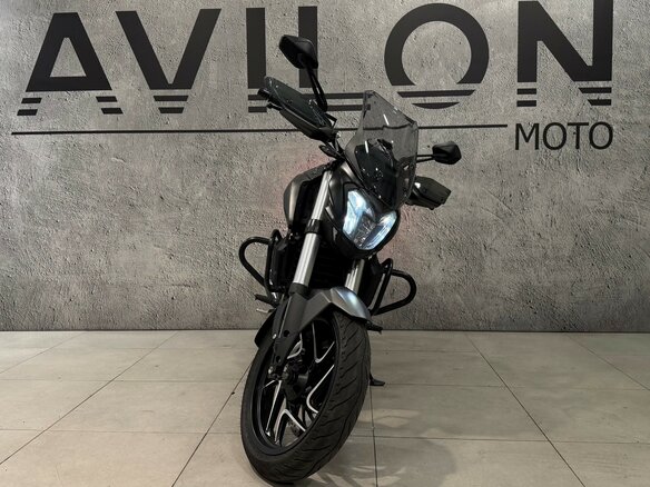 2025 Bajaj Dominar 400, серый, 390000 рублей - вид 2