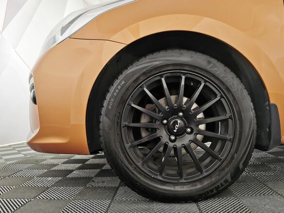 2017 Kia Rio IV, оранжевый, 1355150 рублей - вид 8
