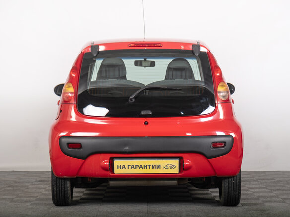 2007 Peugeot 107 I, красный - вид 3