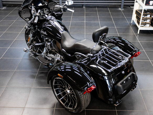 2023 Harley-Davidson Road Glide 3, чёрный, 3790000 рублей - вид 6
