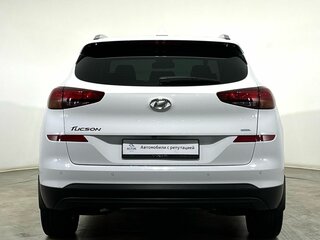 2018 Hyundai Tucson III Рестайлинг, белый, 2300000 рублей, вид 3