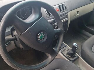 2007 Skoda Fabia I Рестайлинг, белый, 450000 рублей, вид 3