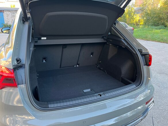 2026 Audi Q3 35 TFSI II (F3), серебристый, 3650000 рублей - вид 21