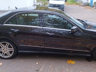 2009 Mercedes-Benz E-Класс 350 IV (W212, S212, C207), чёрный, 1500000 рублей, вид 5