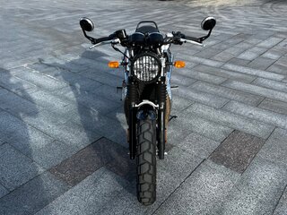 2025 Royal Enfield Continental GT, серебристый, 637000 рублей, вид 4