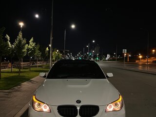 2009 BMW 5 серии 525xi V (E60/E61) Рестайлинг, белый, 1510000 рублей, вид 1