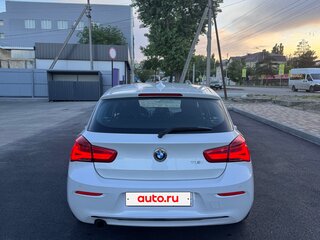 2015 BMW 1 серии 118i II (F20/F21) Рестайлинг, белый, 1350000 рублей, вид 3