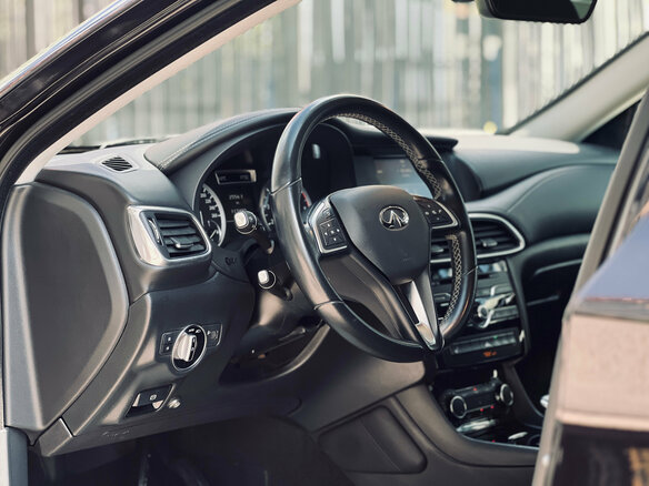 2017 Infiniti QX30, чёрный, 2050000 рублей - вид 15