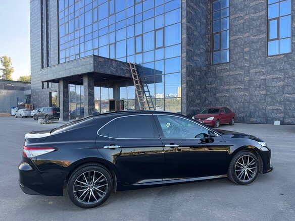 2018 Toyota Camry VIII (XV70), чёрный, 2700000 рублей - вид 10