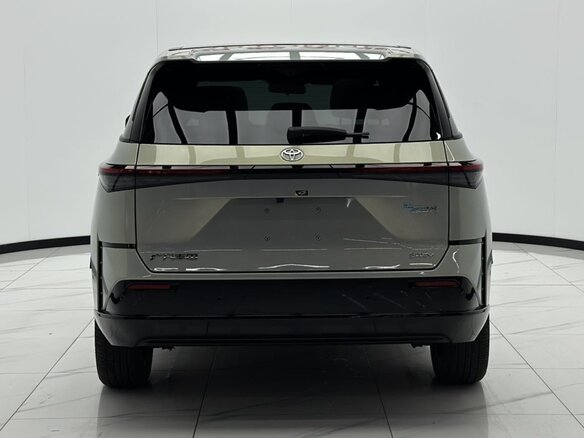 2025 Toyota bZ3X 58.3 kWh, серебристый, 2990000 рублей - вид 4