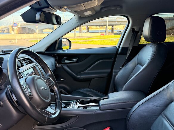 2017 Jaguar F-Pace I, чёрный, 2395000 рублей - вид 14