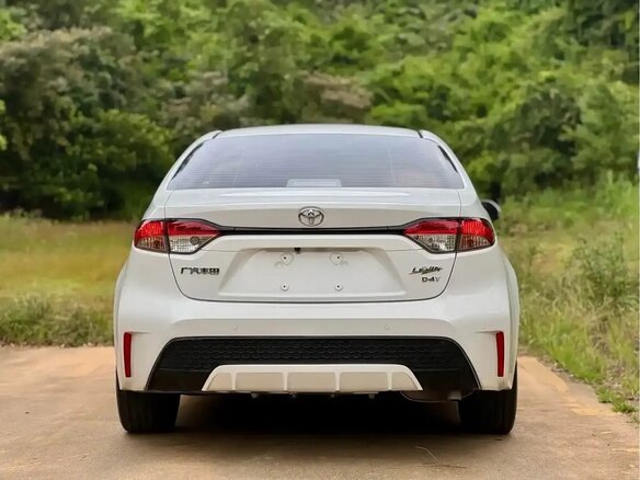 2023 Toyota Levin XII (E210) Рестайлинг, белый, 1460000 рублей - вид 4