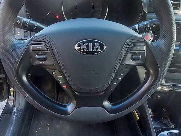 2016 Kia Rio III Рестайлинг, чёрный, 1500000 рублей - вид 16