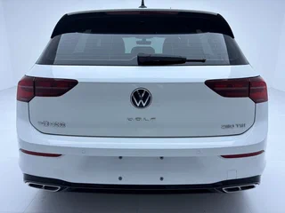 2023 Volkswagen Golf VIII, серый, 1925000 рублей, вид 5