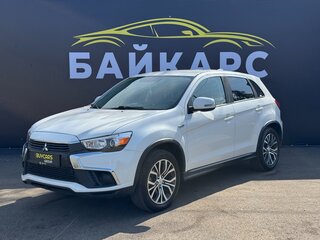2018 Mitsubishi Outlander Sport I Рестайлинг 2, белый, 1620000 рублей, вид 1