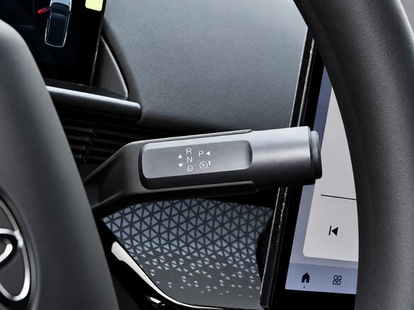 2026 Toyota bZ3X 58.3 kWh, белый, 2810000 рублей - вид 12