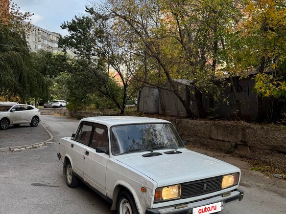 2000 Lada (ВАЗ) 2105, белый, 98000 рублей - вид 8