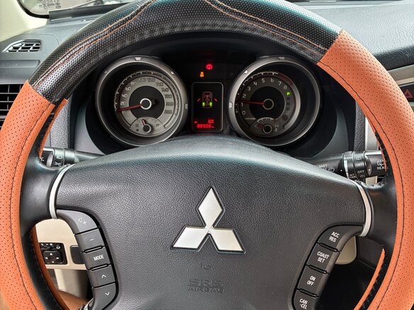 2017 Mitsubishi Pajero IV Рестайлинг 2, коричневый, 3300000 рублей - вид 4