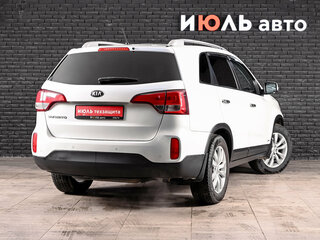 2013 Kia Sorento II Рестайлинг, белый, 1460000 рублей, вид 4
