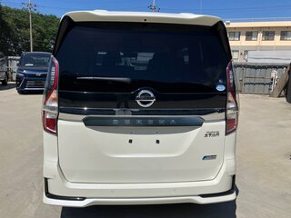 2022 Nissan Serena S-Hybrid V (C27) Рестайлинг, белый, 1550000 рублей, вид 5