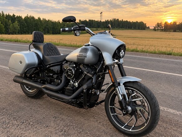 2023 Harley-Davidson Sport Glide, серебристый, 1700000 рублей - вид 2
