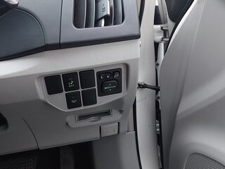 2012 Toyota Prius III Рестайлинг (XW30), белый, 970000 рублей, вид 5