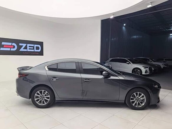 2022 Mazda 3 Axela IV (BP), серый, 1209999 рублей - вид 3
