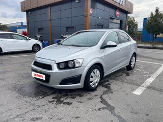 2013 Chevrolet Aveo II, серебристый, 570000 рублей, вид 1