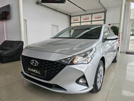 2020 Hyundai Solaris II Рестайлинг, серебристый, 1830000 рублей, вид 2