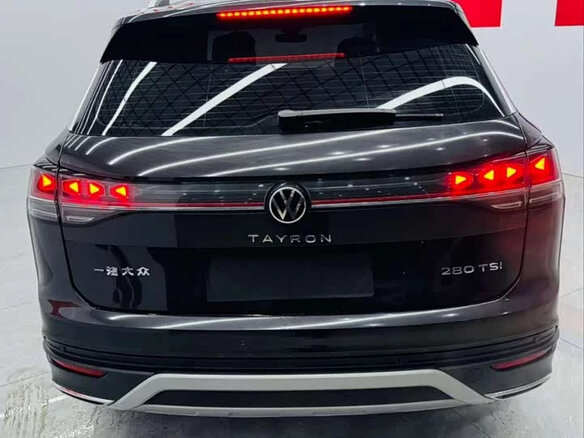 2023 Volkswagen Tayron I Рестайлинг, чёрный, 1900000 рублей - вид 3