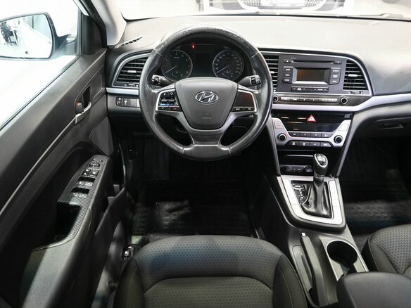 2018 Hyundai Elantra VI (AD), белый, 1319900 рублей - вид 11