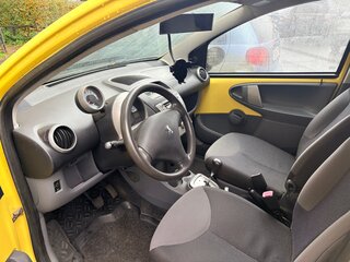 2007 Peugeot 107 I, жёлтый, 200000 рублей, вид 5