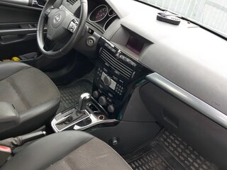 2011 Opel Astra H Рестайлинг, белый, 400000 рублей, вид 5