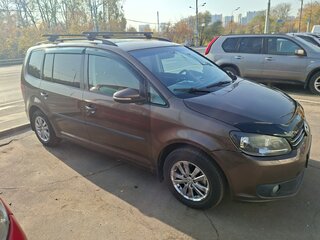 2013 Volkswagen Touran I Рестайлинг 2, коричневый, 990000 рублей, вид 3