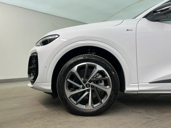 2025 Audi Q5 40 TDI III (GU), белый, 8740000 рублей - вид 6
