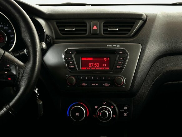 2013 Kia Rio 4-speed III, красный, 910000 рублей - вид 6