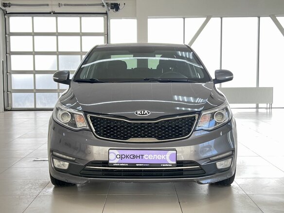 2015 Kia Rio III Рестайлинг, серый, 910000 рублей - вид 4