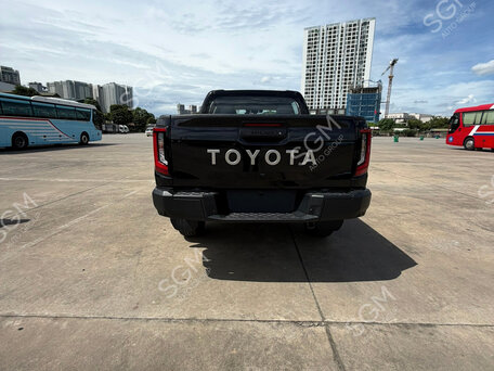 2026 Toyota Hilux IX, чёрный, 7990000 рублей, вид 5